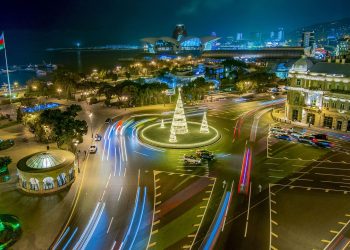 Dünya Azərbaycanlılarının Həmrəyliyi Günü və Yeni iliniz mübarək!