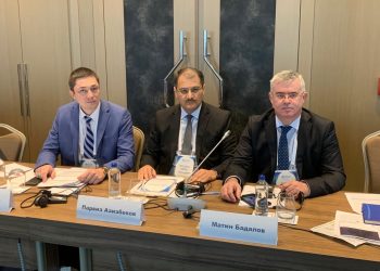 AEM PPRİ-nin əczaçılıq siyasətinin inkişaf tendensiyalarının müzakirəsində