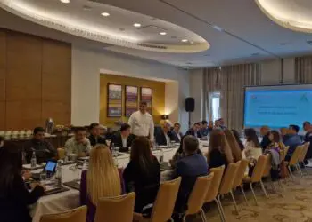 AEM tərəfindən yeni sistemin tətbiqi “Zeytun Pharmaceuticals” əməkdaşlarına izah edilib